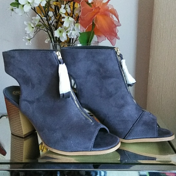 Sexy Gray Shoe Booties - Picture 2 of 4